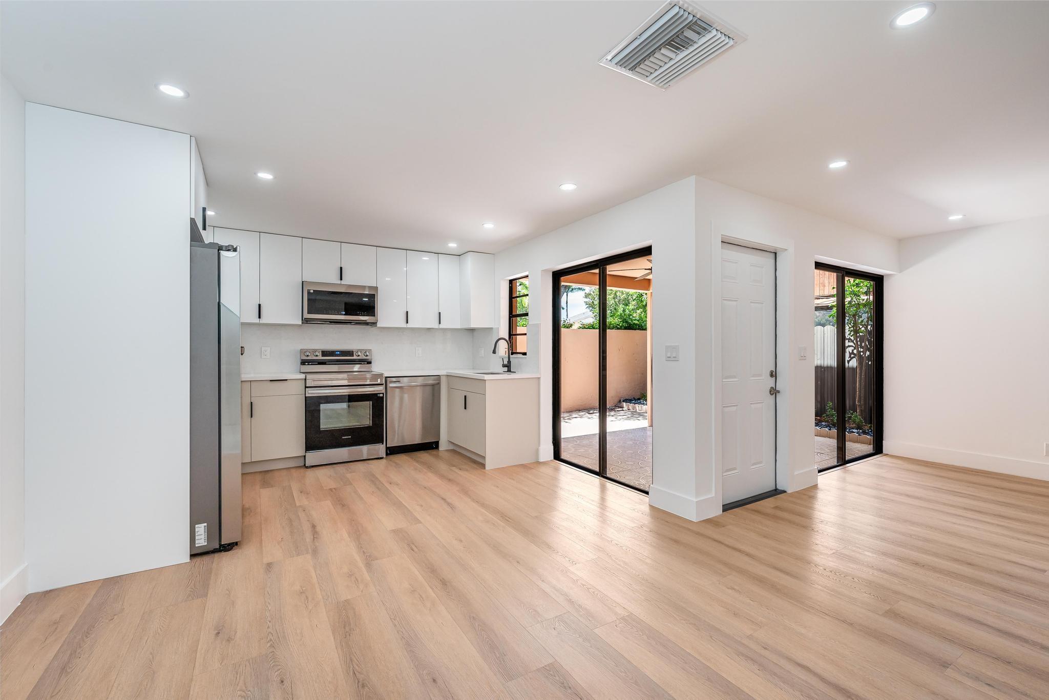 Holly Tree Patio Villas - Residential