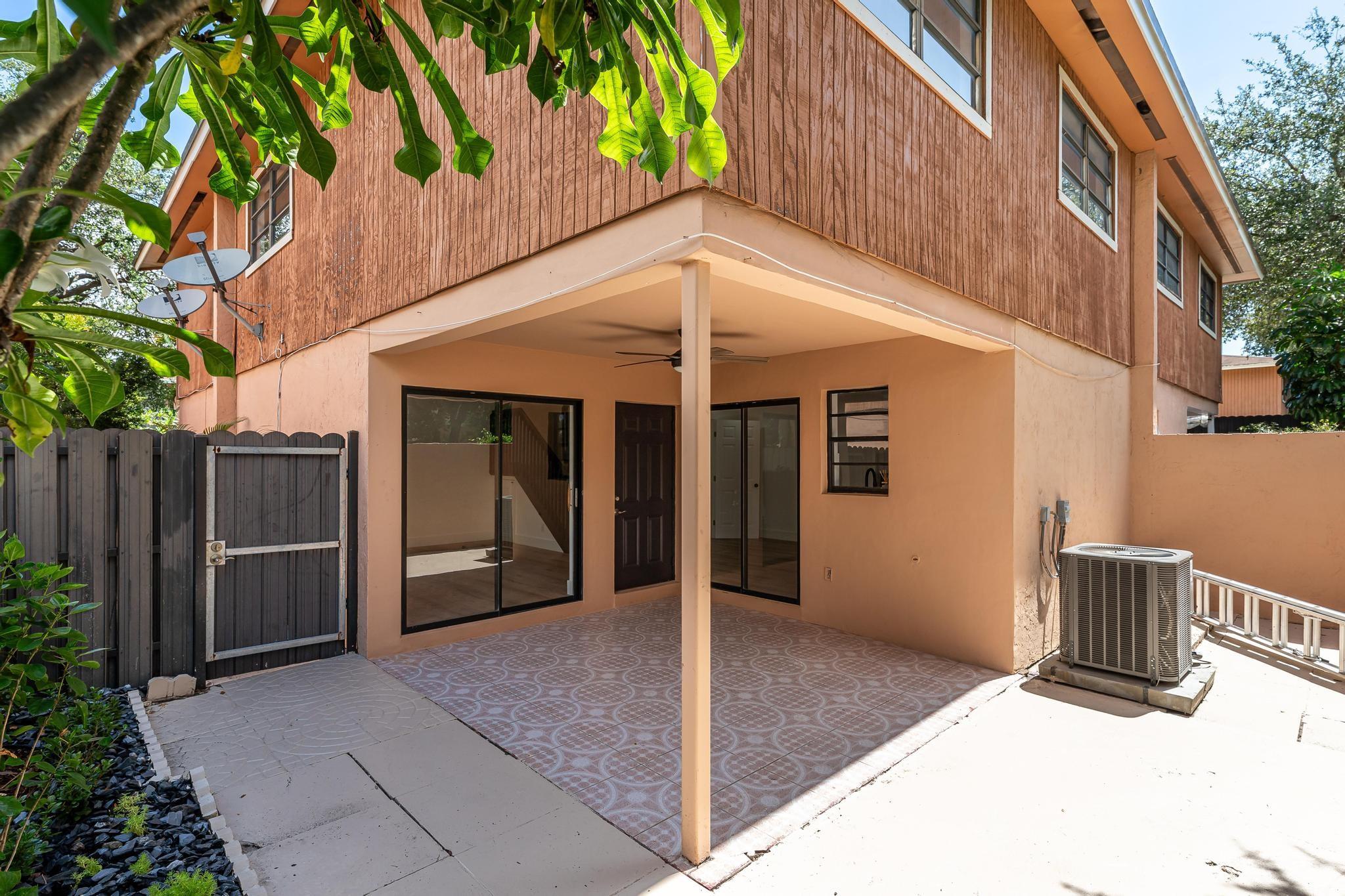 Holly Tree Patio Villas - Residential