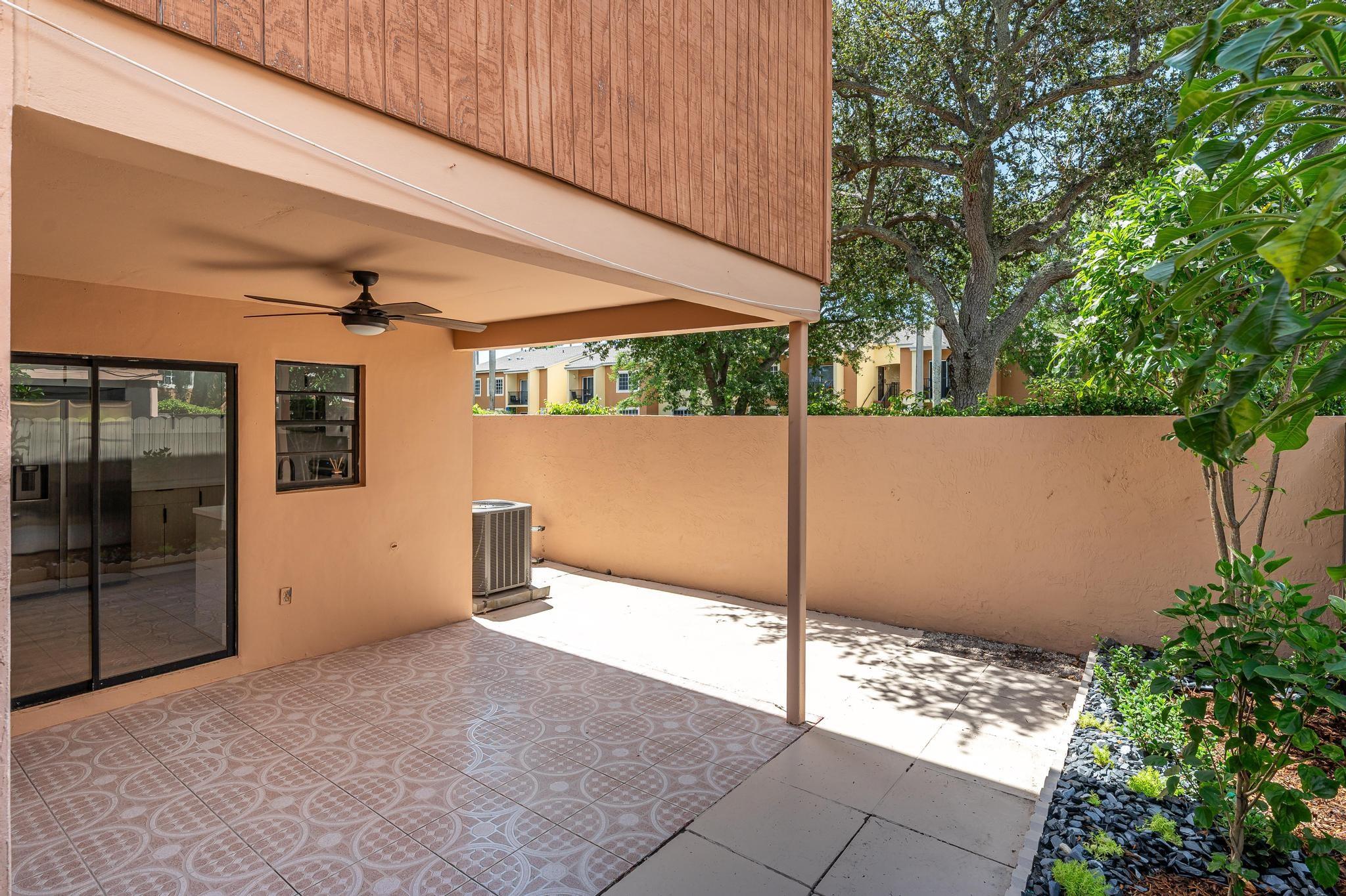 Holly Tree Patio Villas - Residential