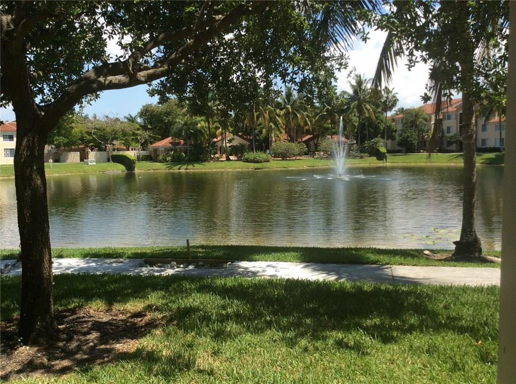 2051 Renaissance Boulevard 102, Miramar, FL, 33025/$225,000 4 2051 Renaissance Boulevard 102