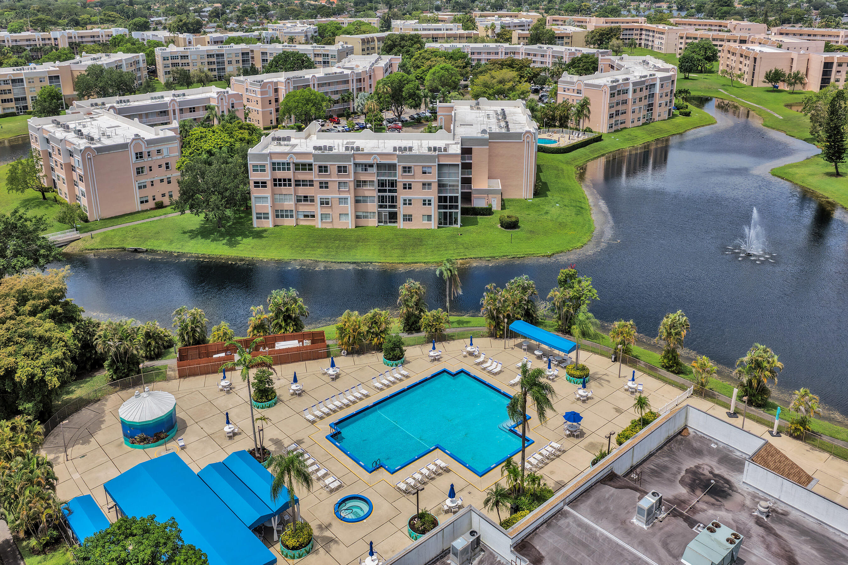 SUNRISE LAKES 190 CONDO - Residential