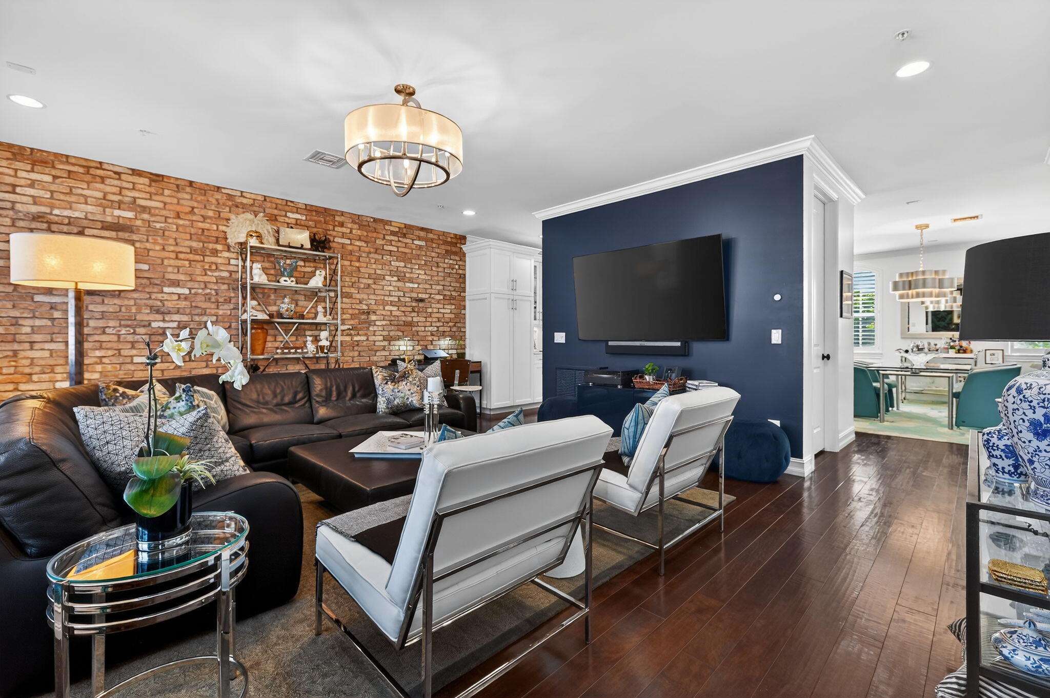 CANNERY ROW - Residential