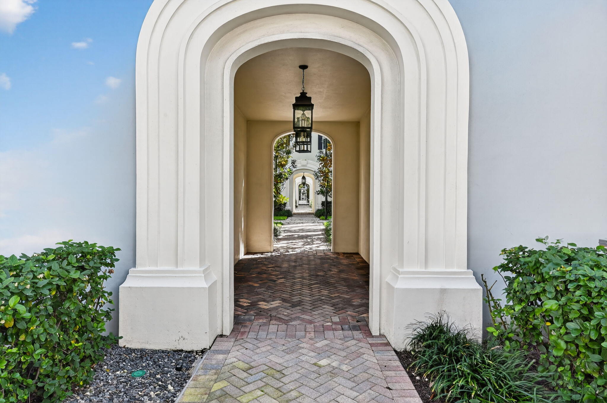 CANNERY ROW - Residential