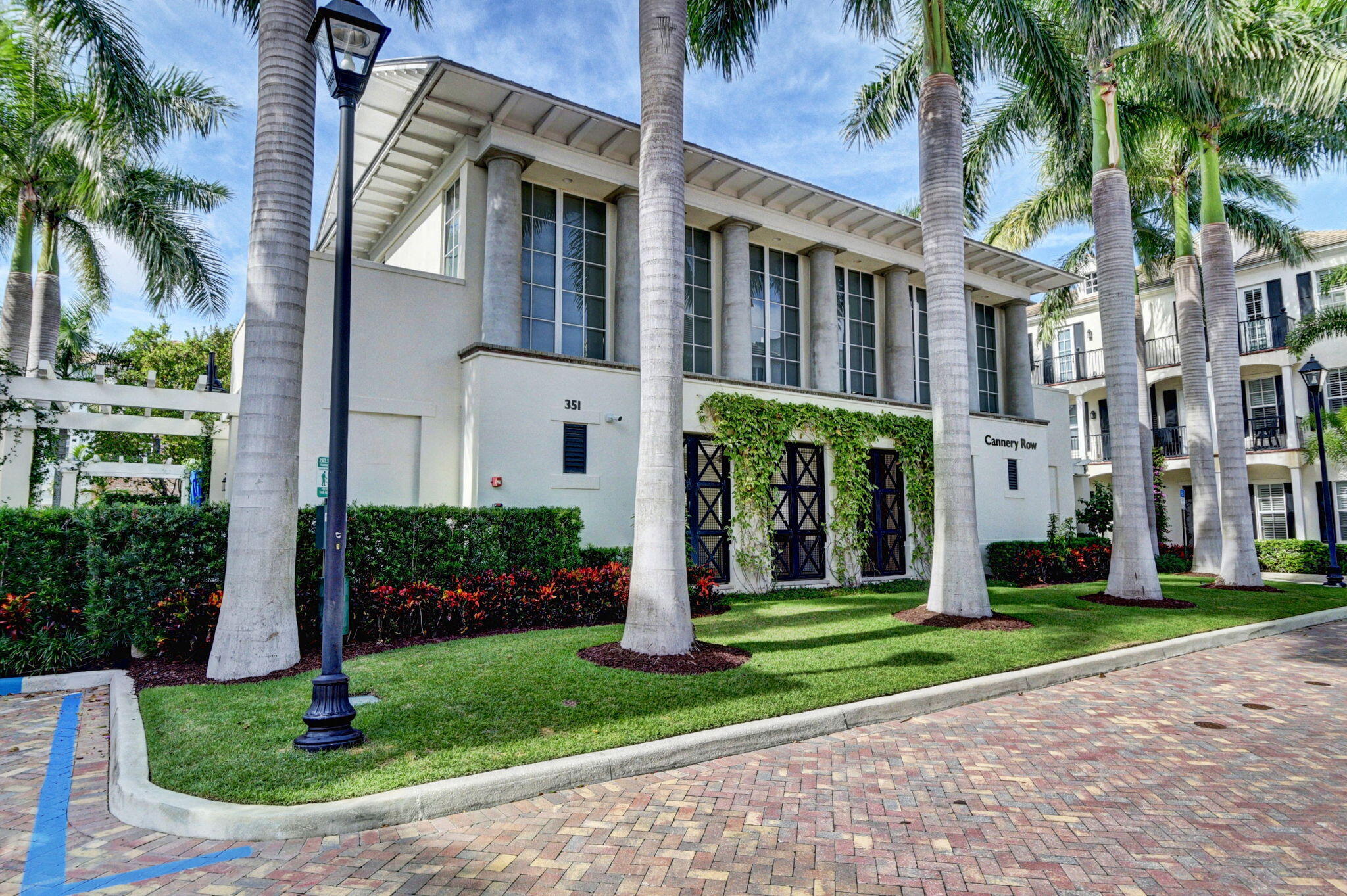 CANNERY ROW - Residential