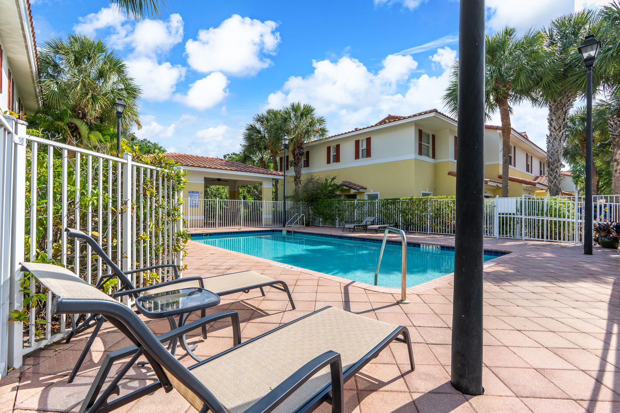 The Oaks at Oaklnd Forest - Residential