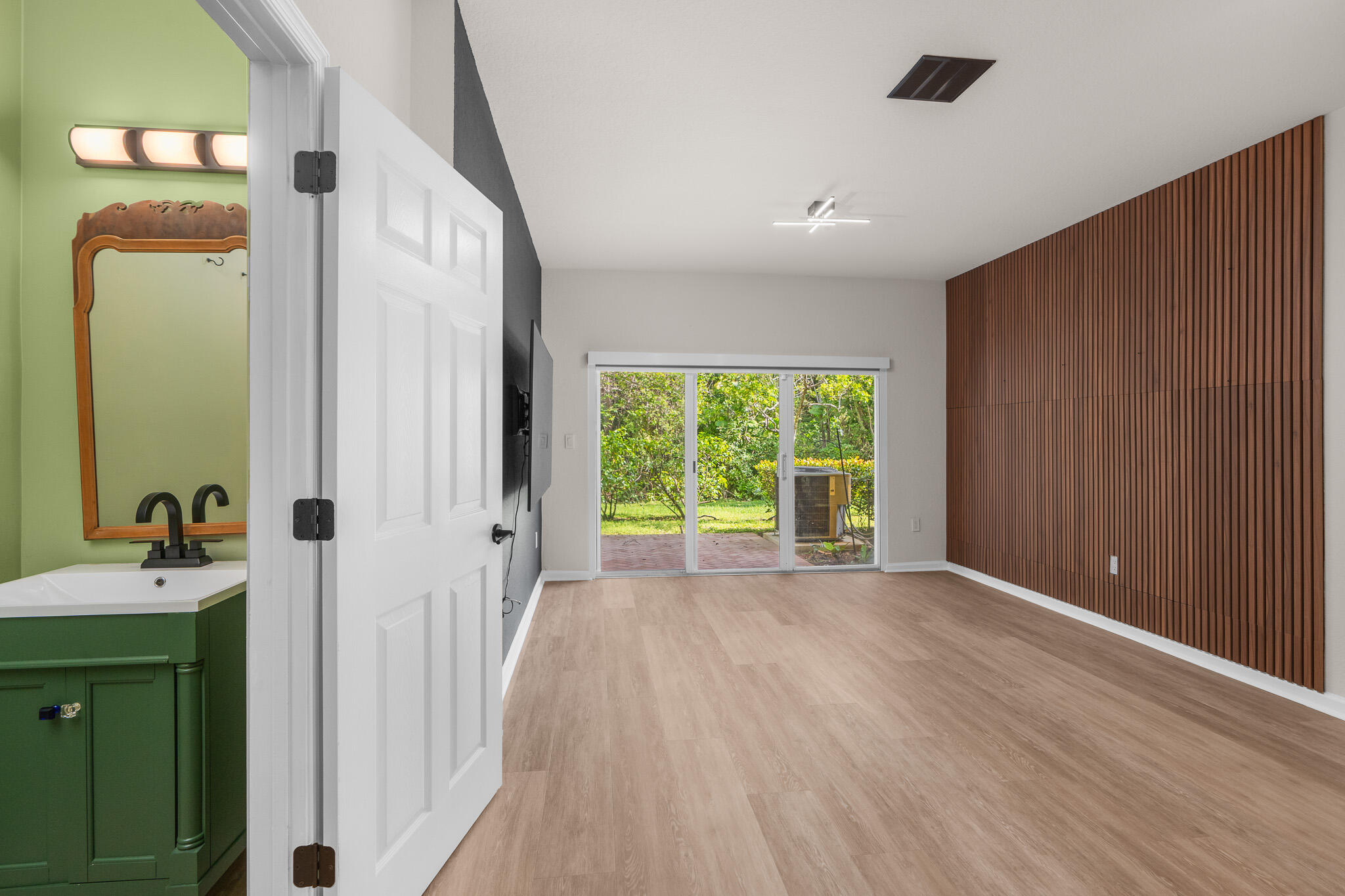 The Oaks at Oaklnd Forest - Residential