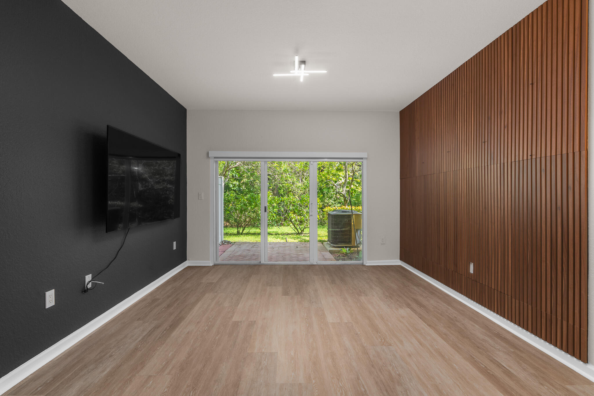 The Oaks at Oaklnd Forest - Residential