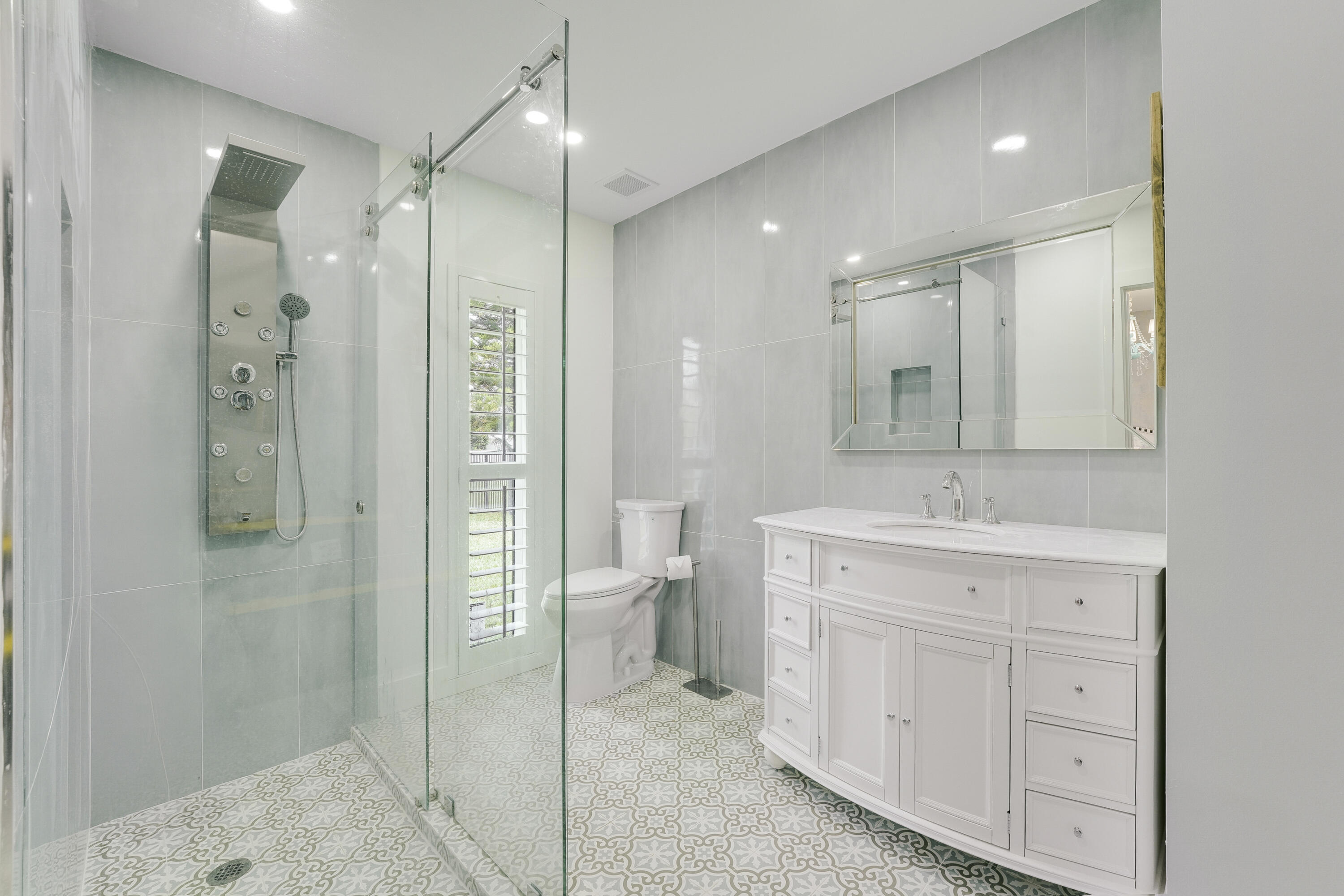 MID-RIVERS YACHT AND COUNTRY CLUB EVERGREEN - Residential