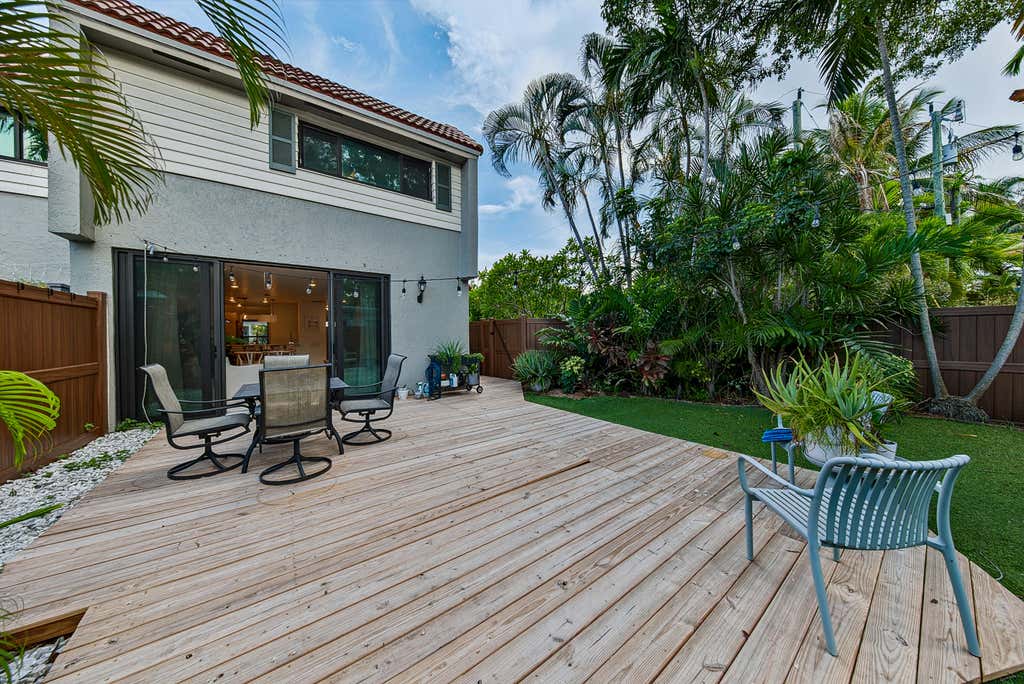 Photo of 1315 MIAMI Road #D, Fort Lauderdale, FL 33316 (MLS # B26065073)