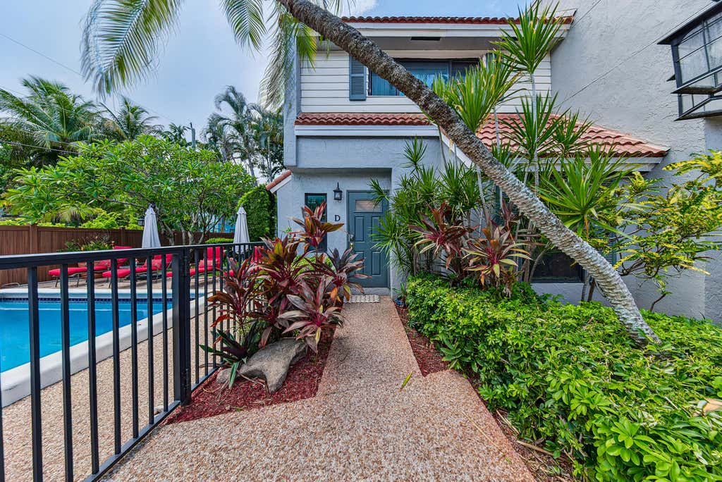 Photo of 1315 MIAMI Road #D, Fort Lauderdale, FL 33316 (MLS # B26065073)