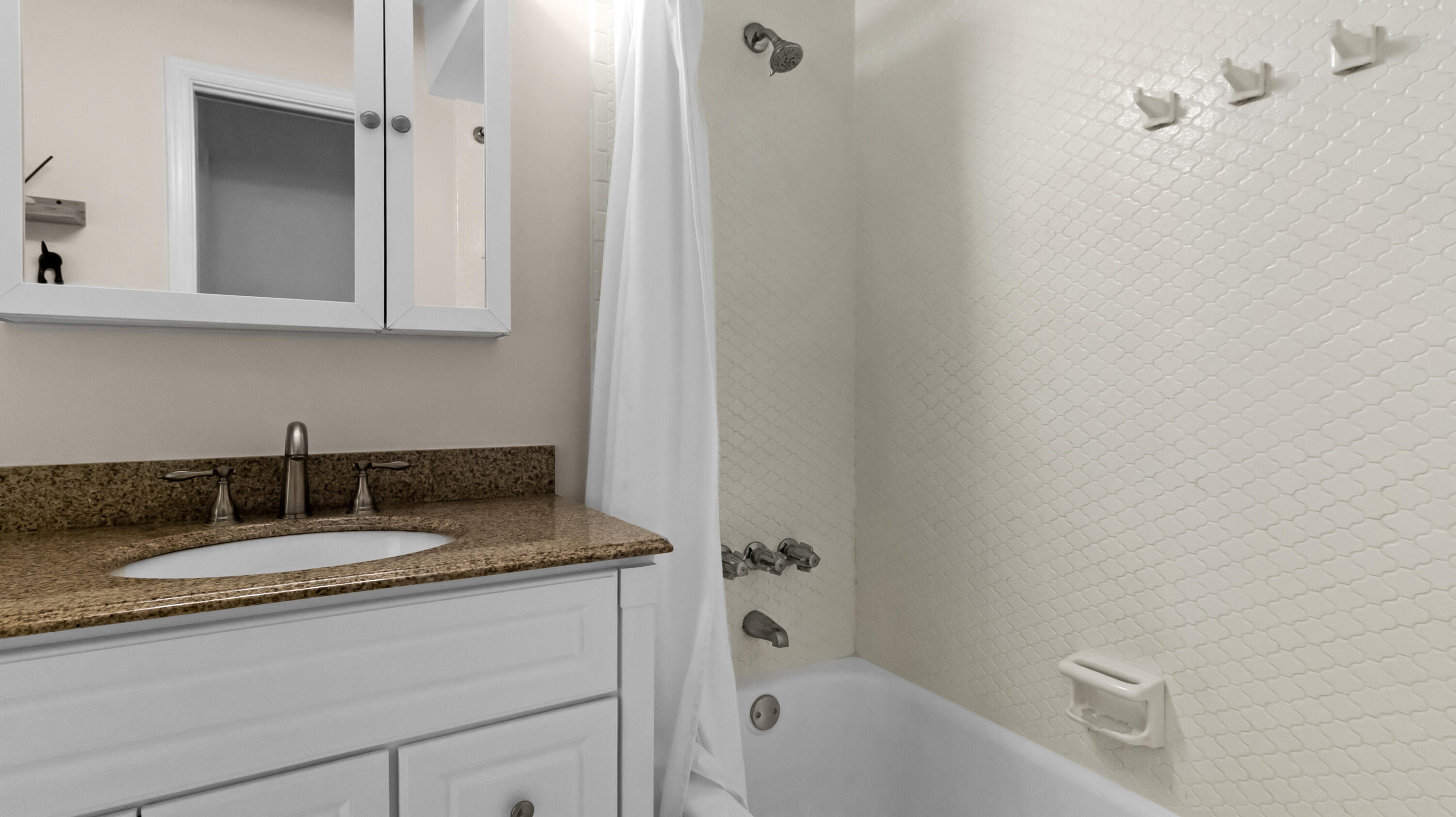 IMPERIAL POINT 3RD SEC - Residential