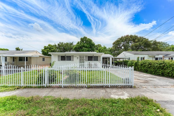 2030 NW 43RD ST, MIAMI, FL 33142 - Image 2bccd373dad31d5b2a58e795e8135ccc/2205773836