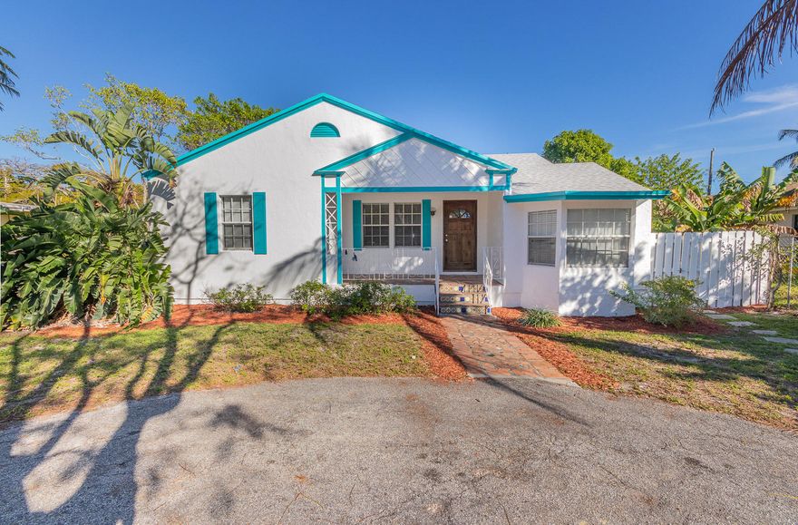 3 BEDROOM HOME in the HOTTEST SUB IN DELRAY. Only 3 blocks from ATLANTIC AVE: Best Upscale shopping, clubs, bars, restaurants, hotels and THE BEACH ! Ice cream, fudge, tons of fun and sun - This 3 bedroom home has been remodeled inside and out, HARDWOOD FLOORS, WASHER/DRYER INSIDE; IMMEDIATE OCCUPANCY; FENCED YARD; NEW ROOF, NEW STUCCO, REMODELED; LAWN SERVICE INCLUDED - LARGE FENCED YARD. EASY ACCESS TO FEDERAL, THE BEACH, i95, PBA, WEST PALM BEACH CITY CENTER - PLAYS, MOVIE THEATERS, DELRAY PLACE, HARBOR PLACE, GROCERIES, TARGET, HOME DEPOT, YOU WILL BE IN THE CENTER OF IT ALL.  TEXT TODAY FOR AN APPOINTMENT. GREAT 3 BEDROOM IN SOUGHT AFTER OSCEOLA PARK - the hottest new subdivision in Delray Beach. WALK TO THE BEACH AND DOWNTOWN ATLANTIC AVENUE in DELRAY: best bars, clubs, restaurants & shopping in RENOWN DELRAY BEACH. THIS LOCATION IS IN THE CENTER OF IT ALL - only 3 Blocks from the Boat Ramp. WASHER/DRYER inside. HARDWOOD FLOORS, FENCED YARD, NEW ROOF, NEW STUCCO, REMODELED INSIDE AND OUT. LAWN SERVICE IS INCLUDED; LARGE FENCED YARD. EASY ACCESS TO EXPRESSWAYS, FEDERAL HWY, THE BEACH AND DELRAY PLACE, DELRAY SQUARE, HARBOR PLAZA