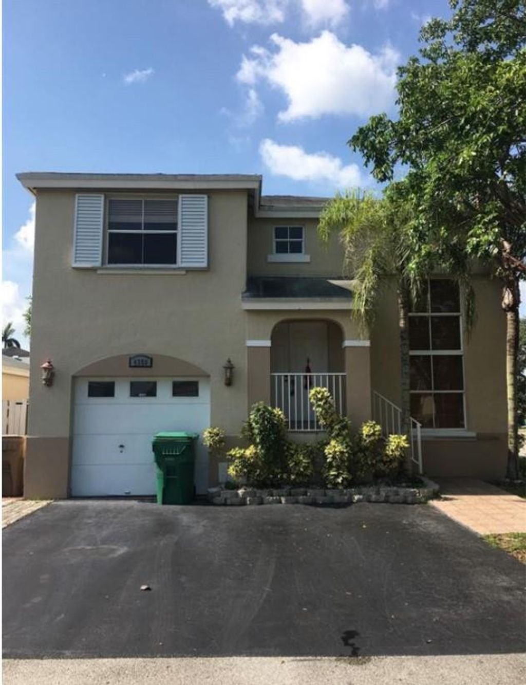 Photo of 4350 SW 72nd Terrace SW, Davie, FL 33314 (MLS # B26047287)