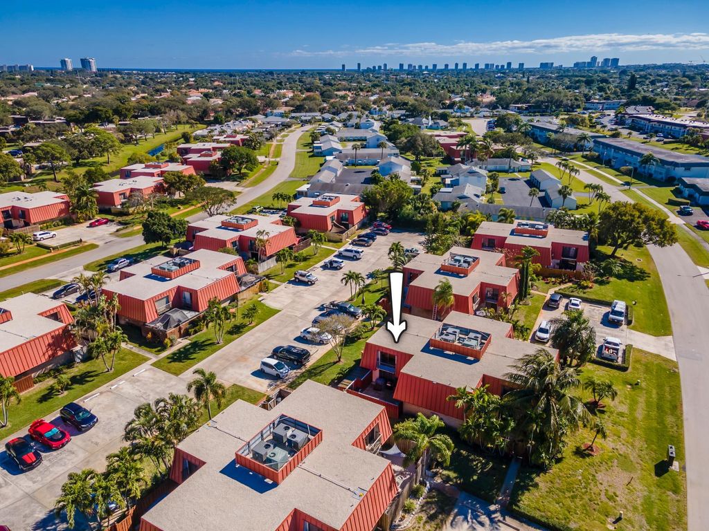 Photo of 3221 Meridian Way S #C, Palm Beach Gardens, FL 33410 (MLS # R10860960)