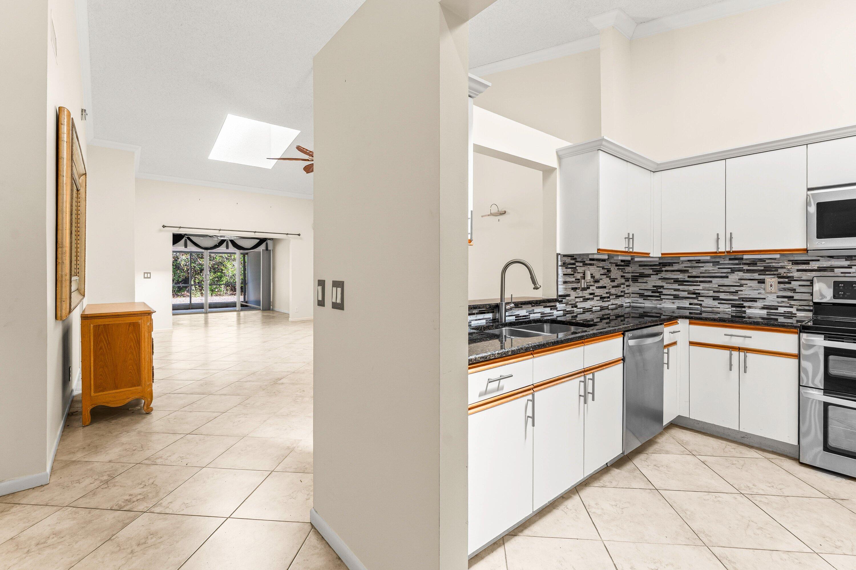 WHISPERING SOUND - Residential