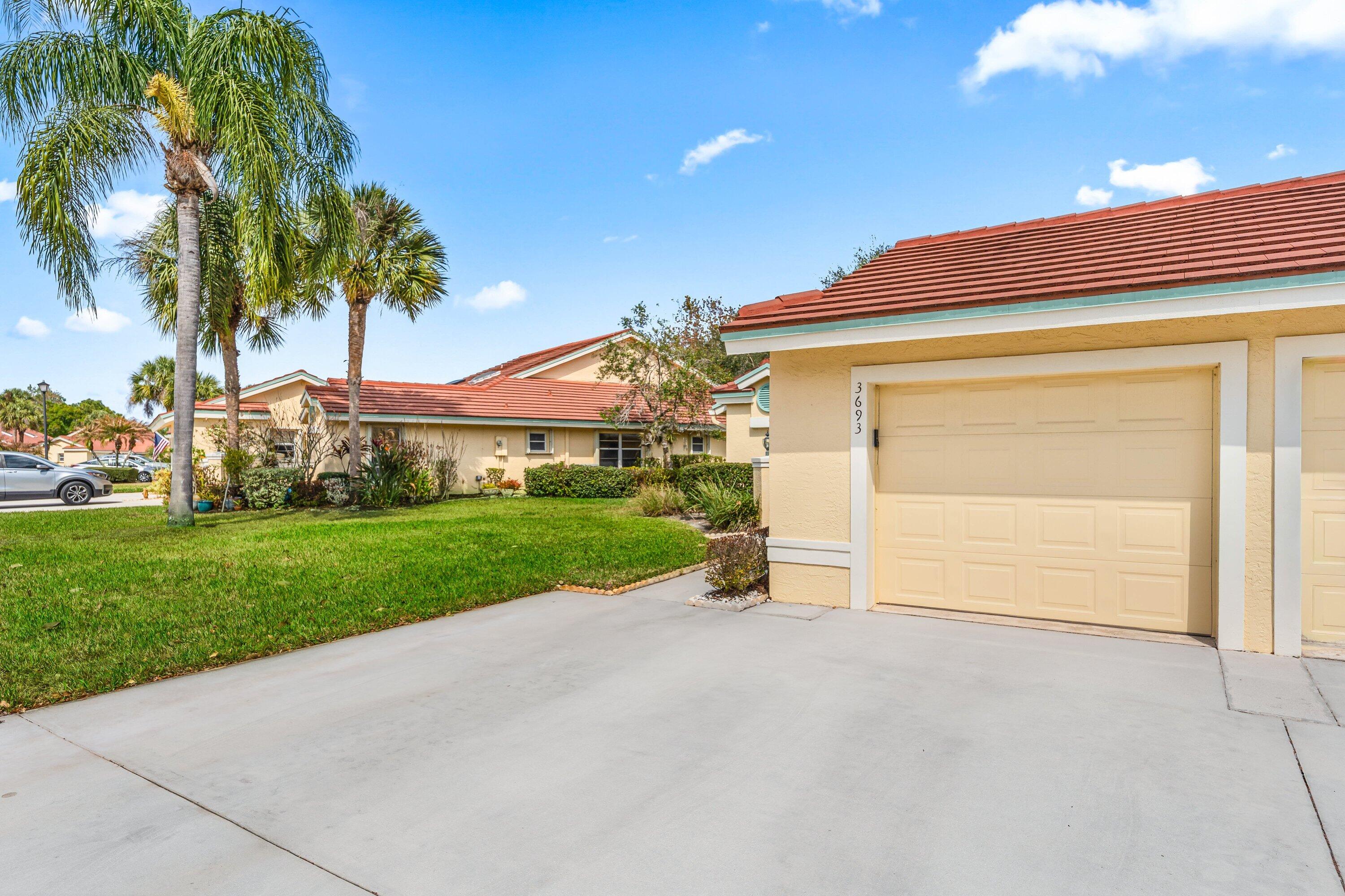 WHISPERING SOUND - Residential