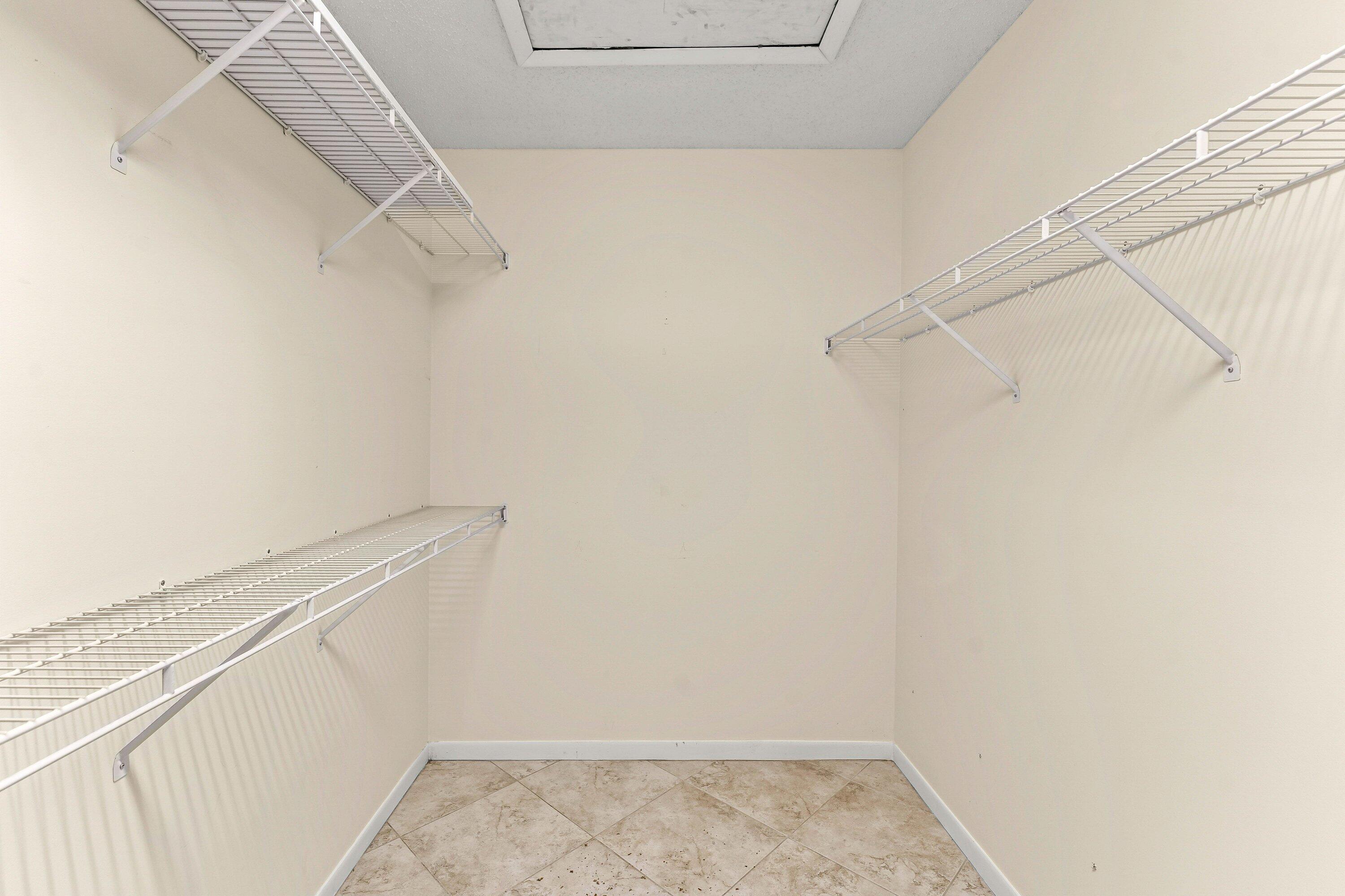 WHISPERING SOUND - Residential