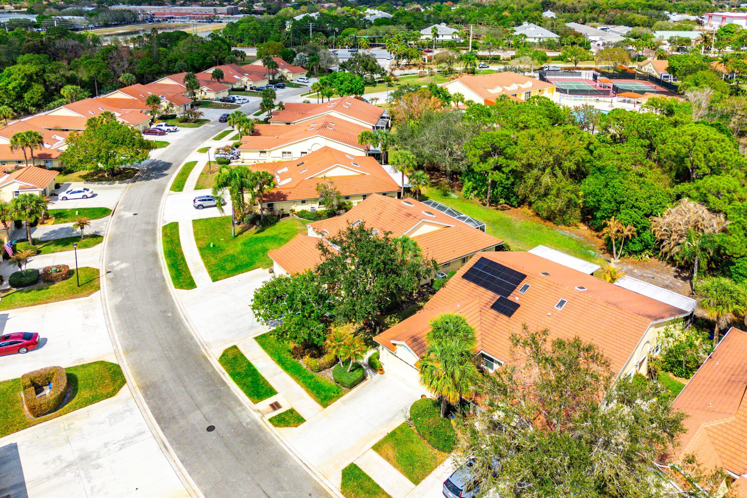 WHISPERING SOUND - Residential