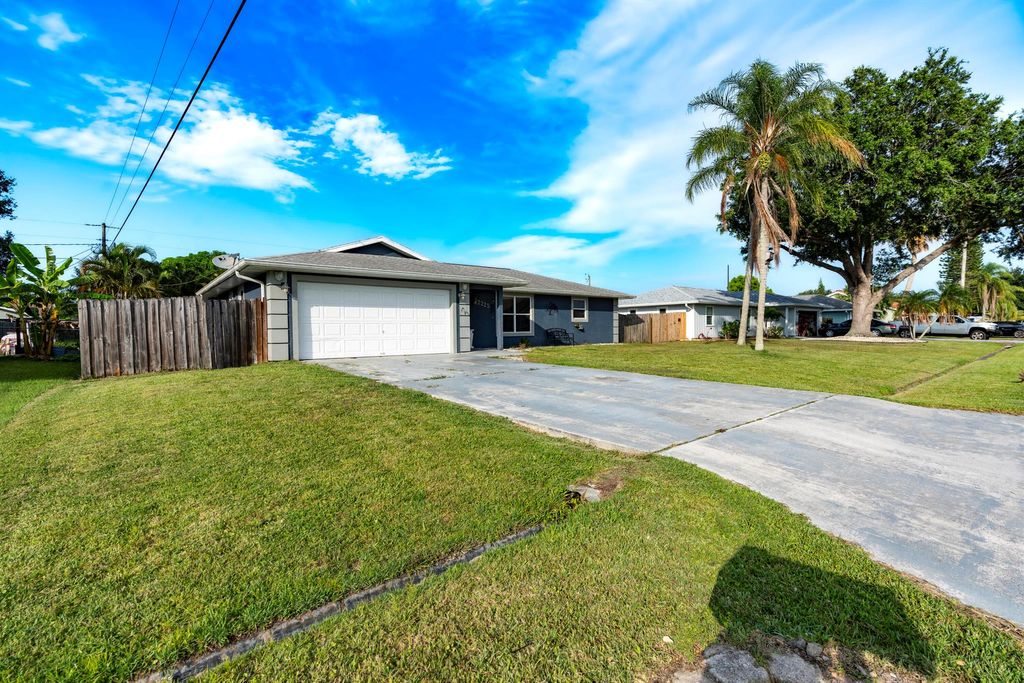 Photo of 2225 SE Trillo Street, Port Saint Lucie, FL 34952 (MLS # R10992618)