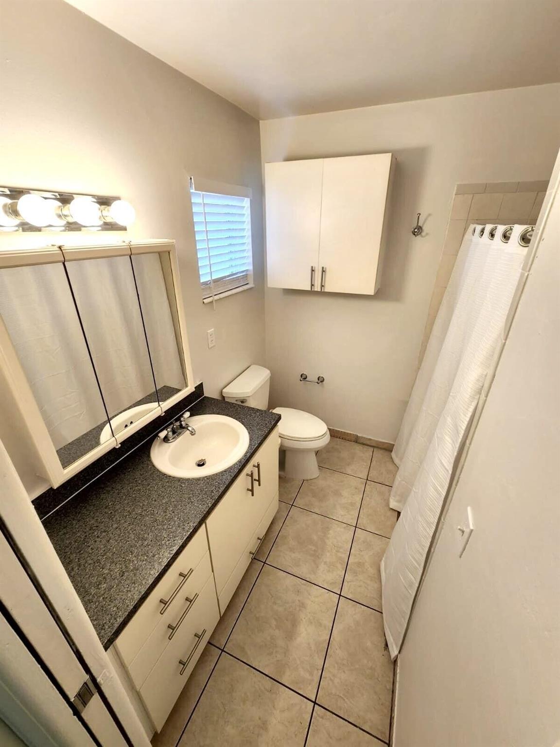 CRESTHAVEN VILLAS NO 5 CO - Residential Lease