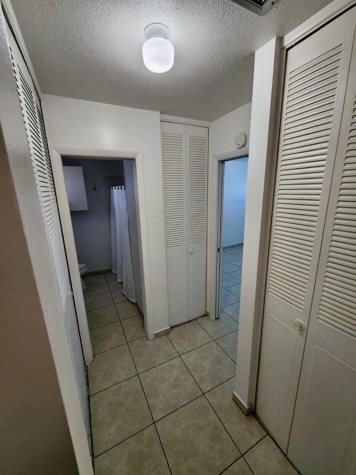 CRESTHAVEN VILLAS NO 5 CO - Residential Lease