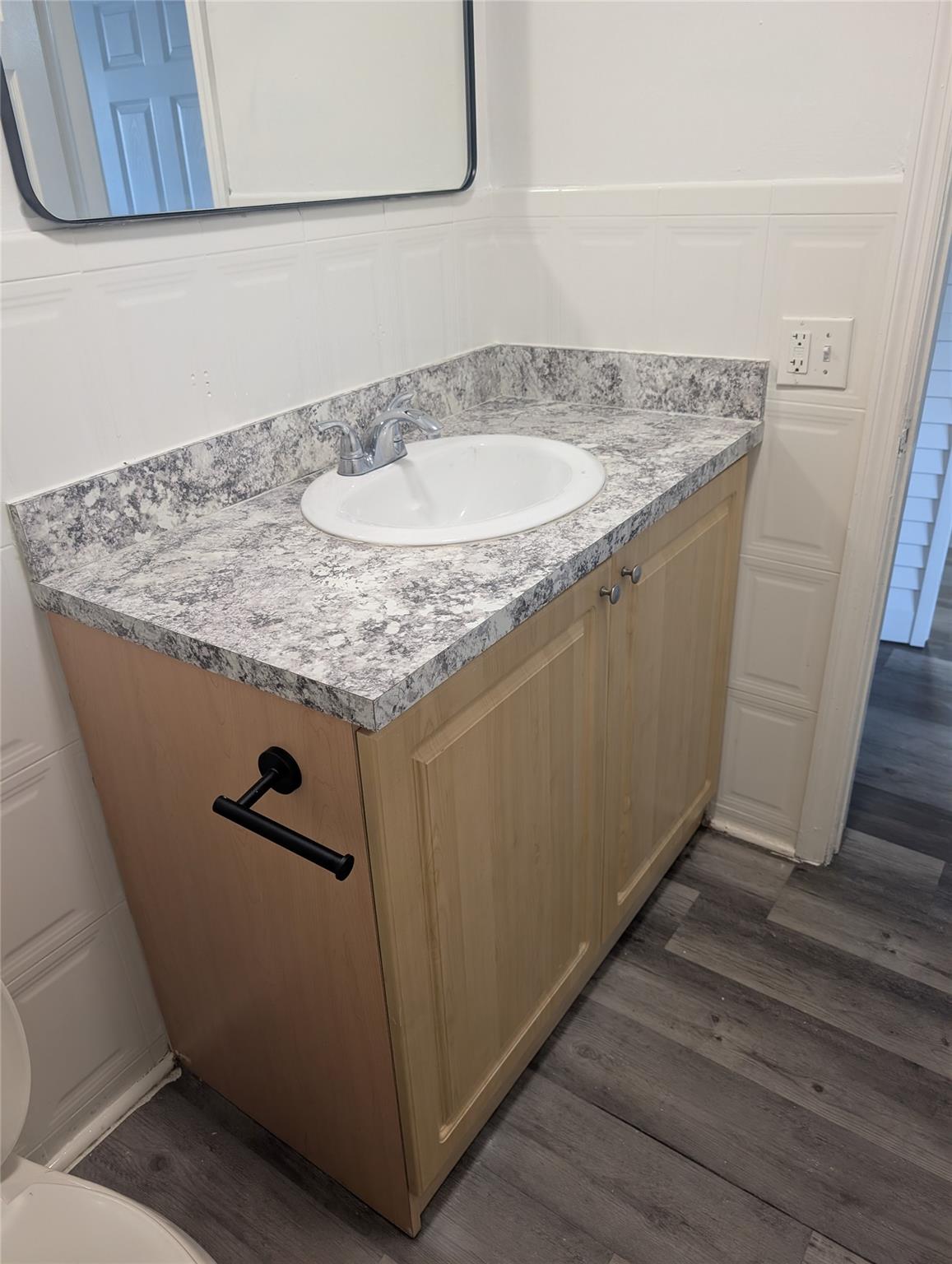 LUSH APARTMENTS - Residential Lease
