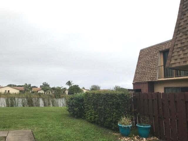 Photo of 5502 Waterview Circle, Palm Springs, FL 33461 (MLS # R11095285)