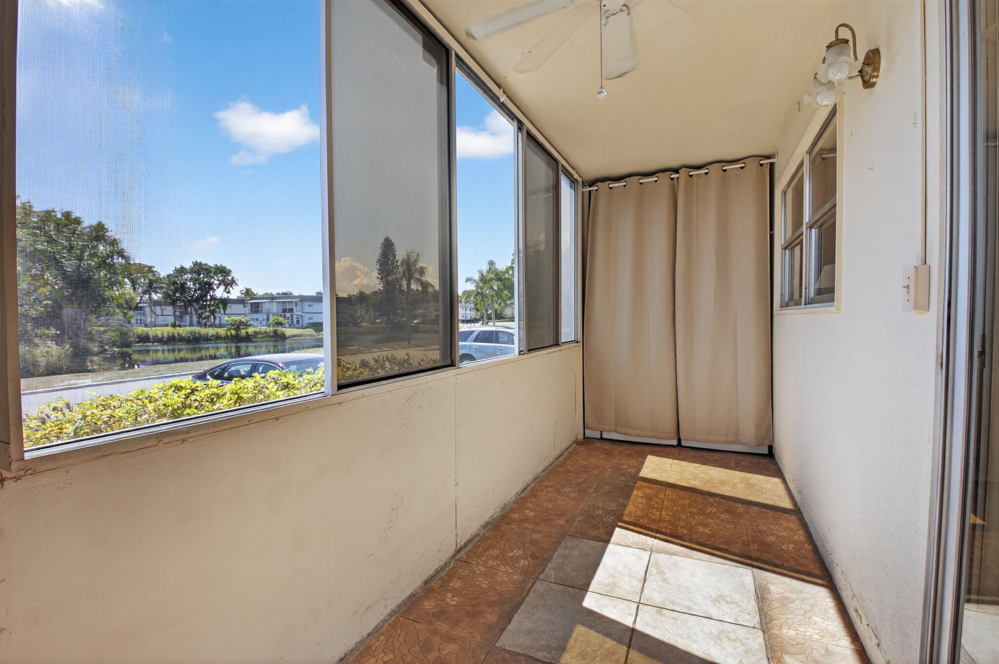 KINGS POINT - Residential