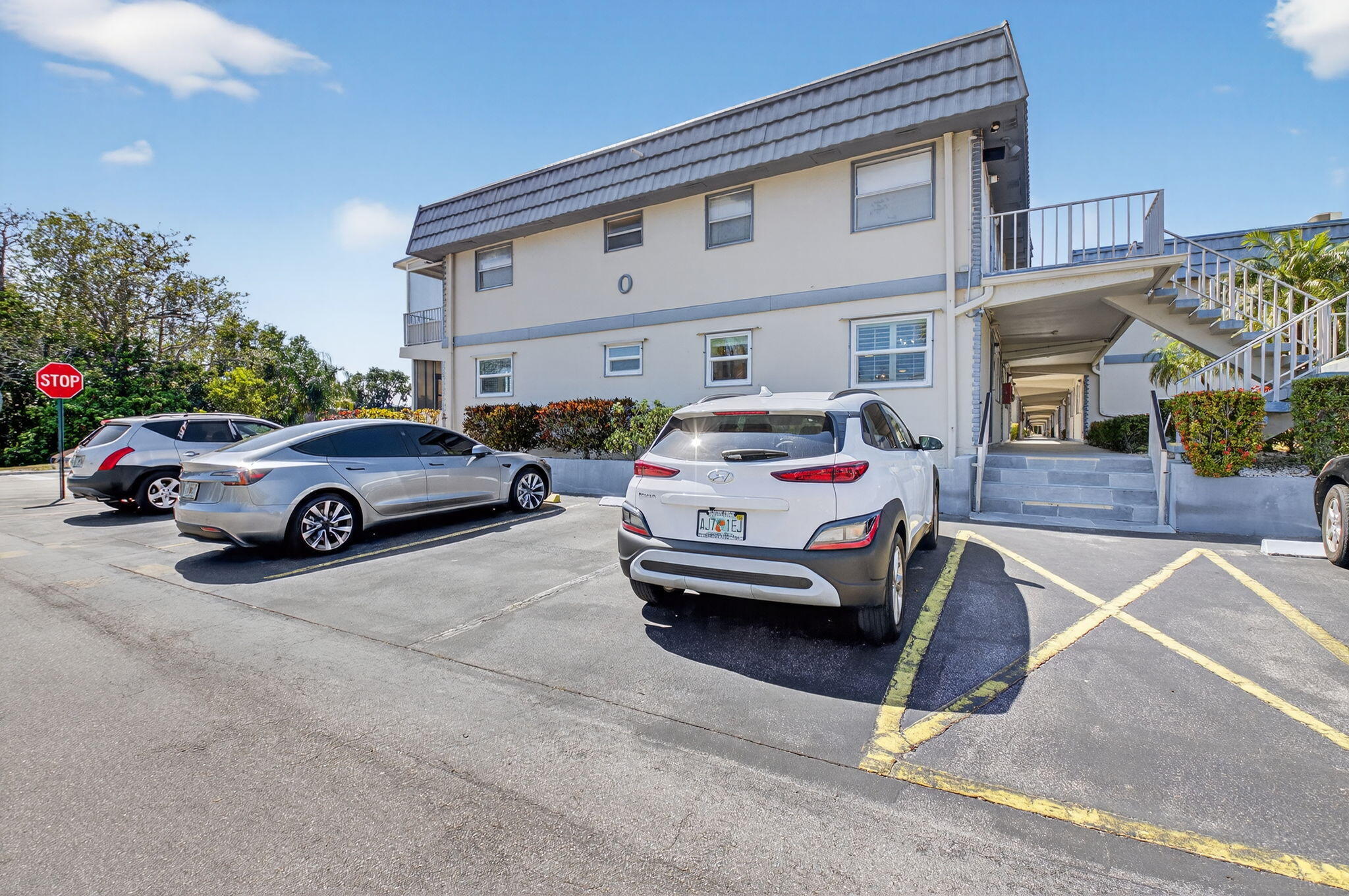 KINGS POINT - Residential