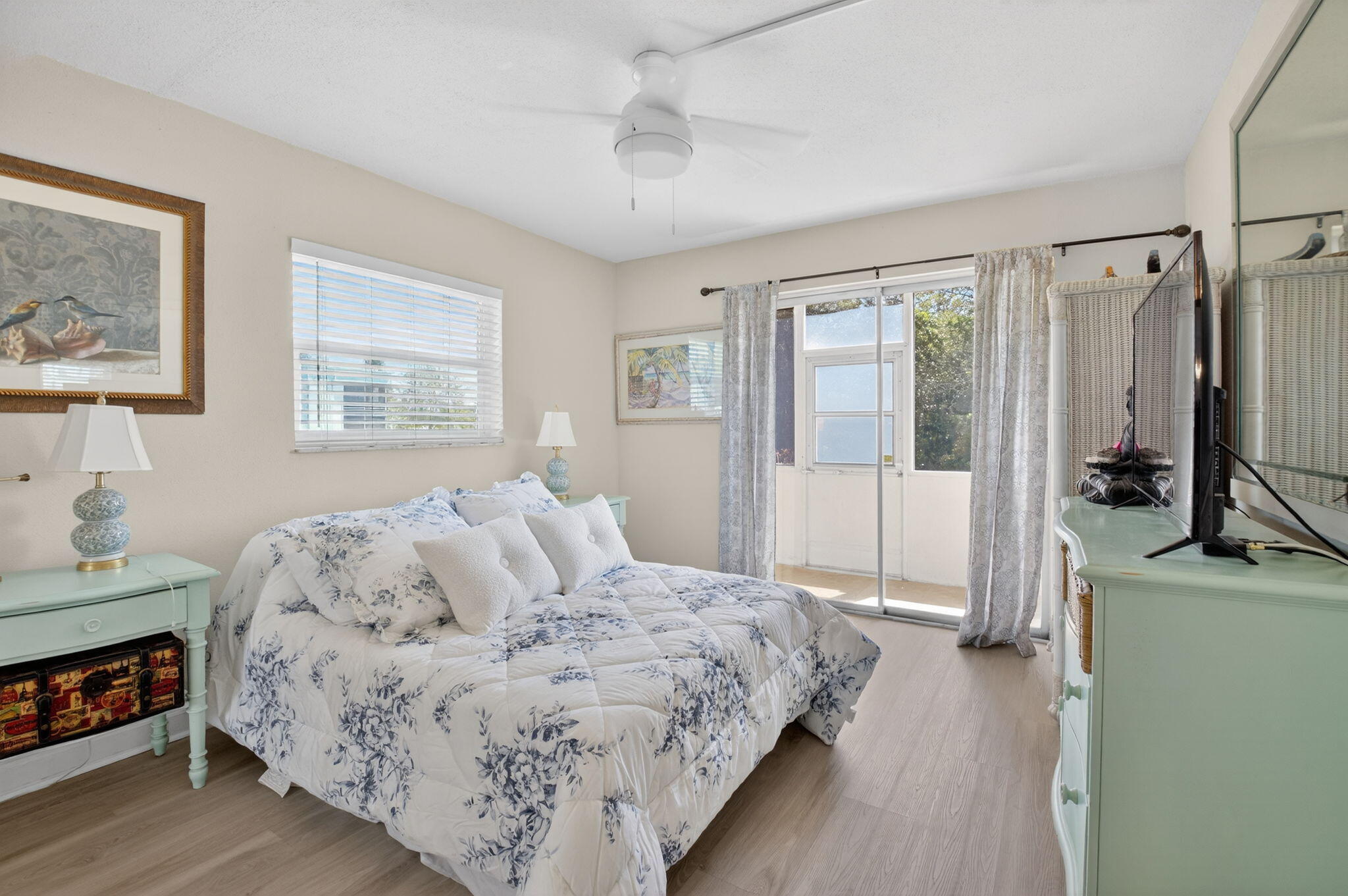 KINGS POINT - Residential