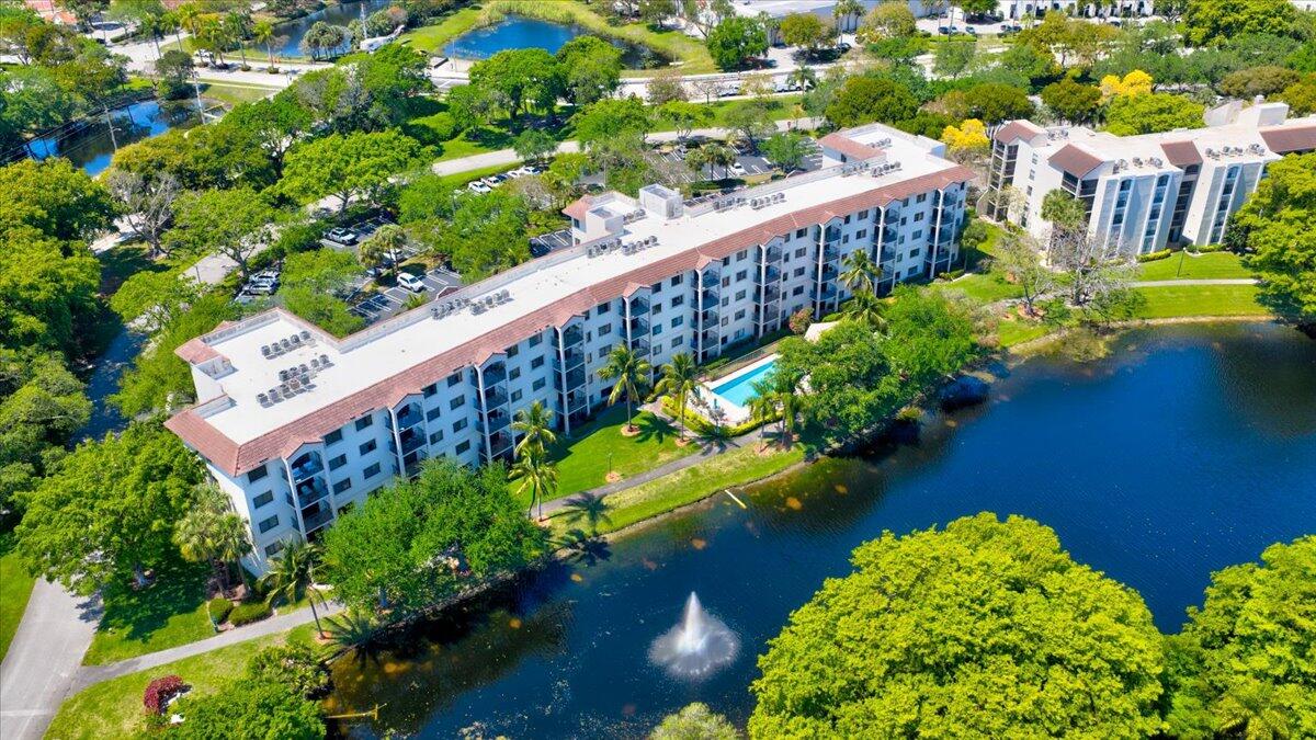 ST TROPEZ CONDO - Residential