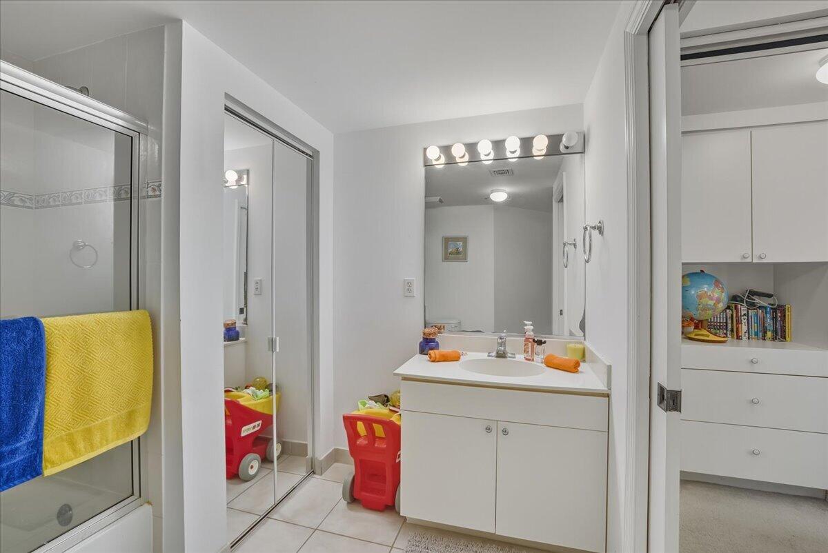 ST TROPEZ CONDO - Residential