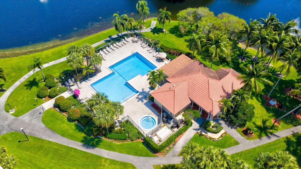 ST TROPEZ CONDO - Residential