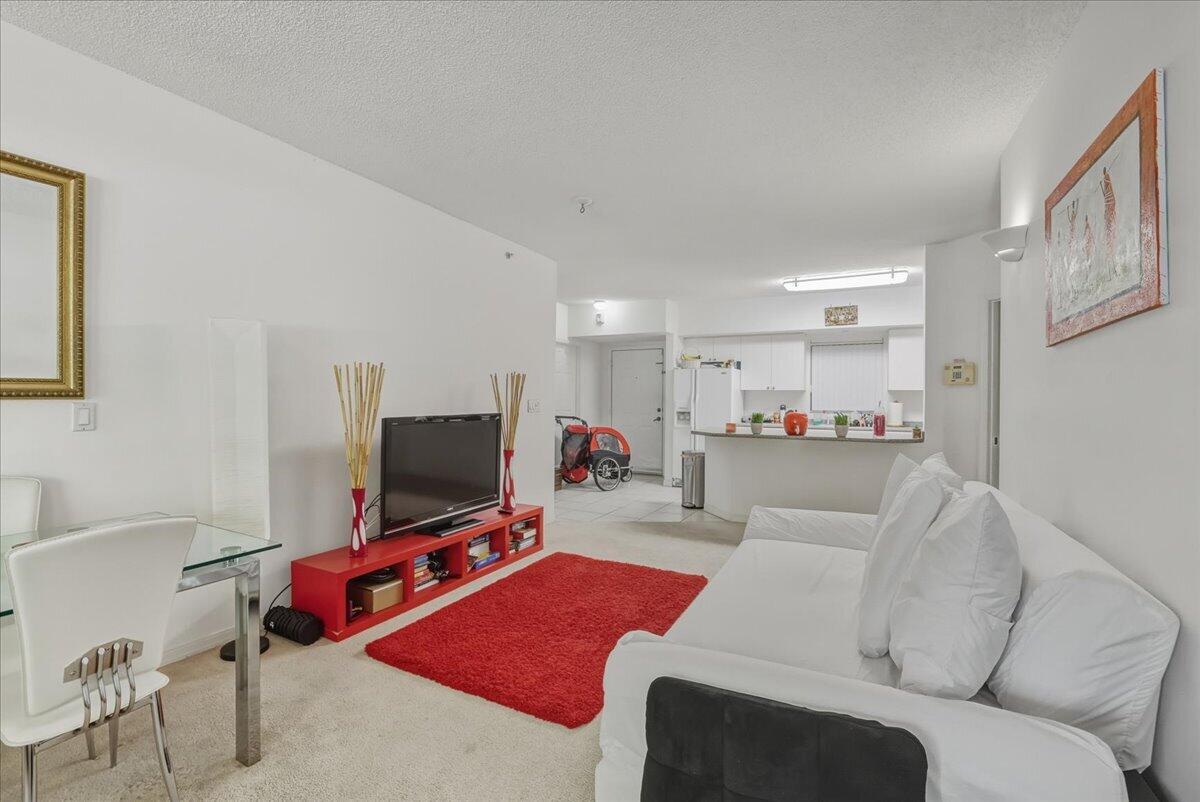 ST TROPEZ CONDO - Residential