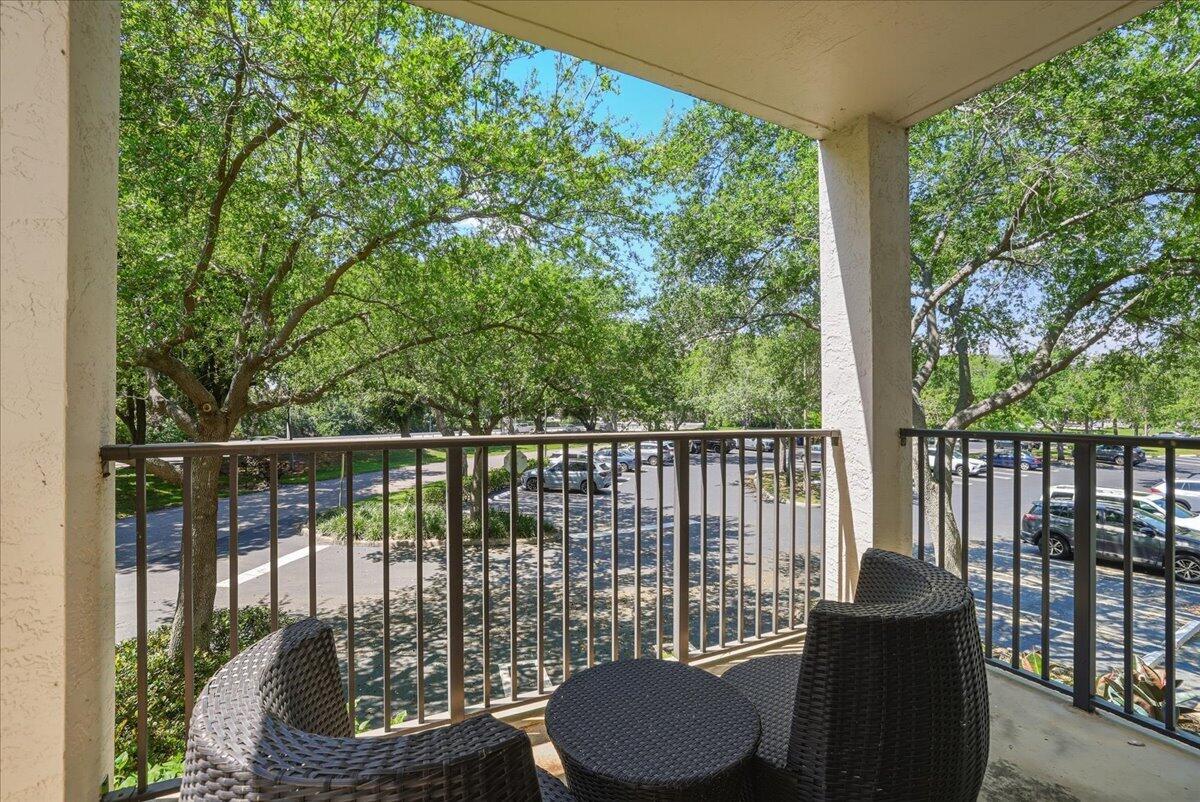 2105 Lavers Circle 212