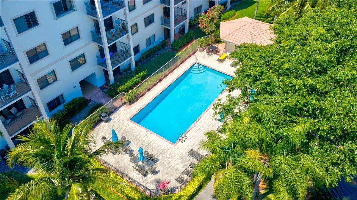 ST TROPEZ CONDO - Residential