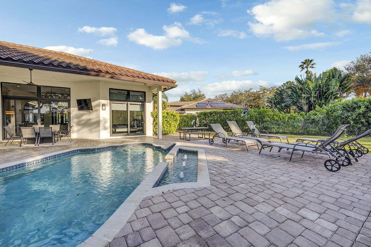 MEADOW RUN WEST - Residential