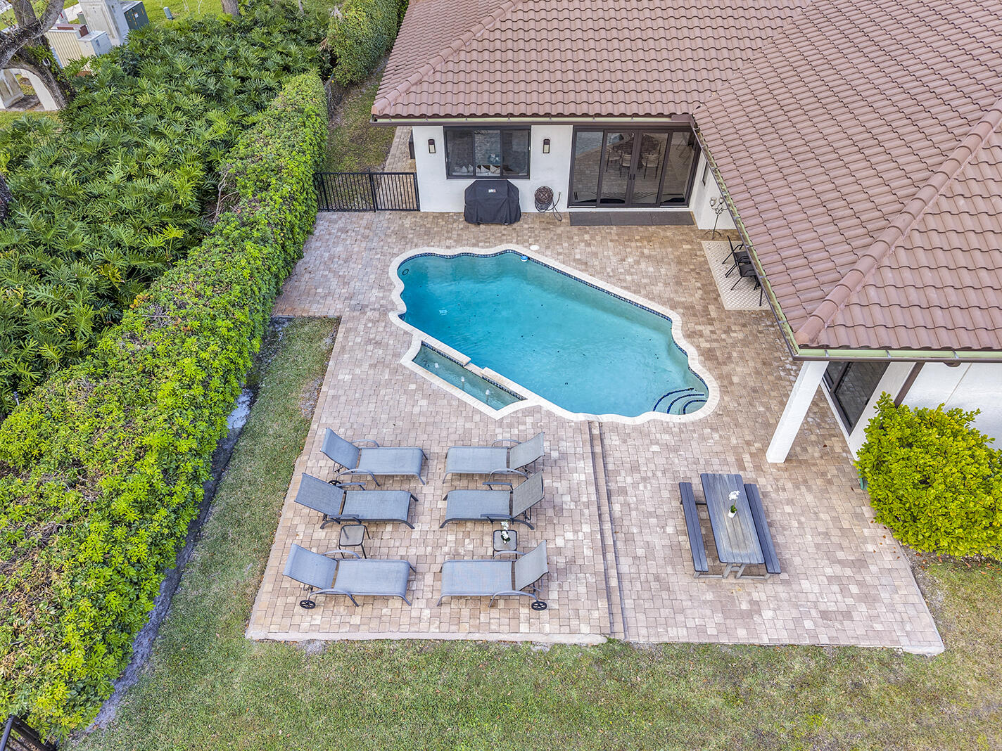 MEADOW RUN WEST - Residential