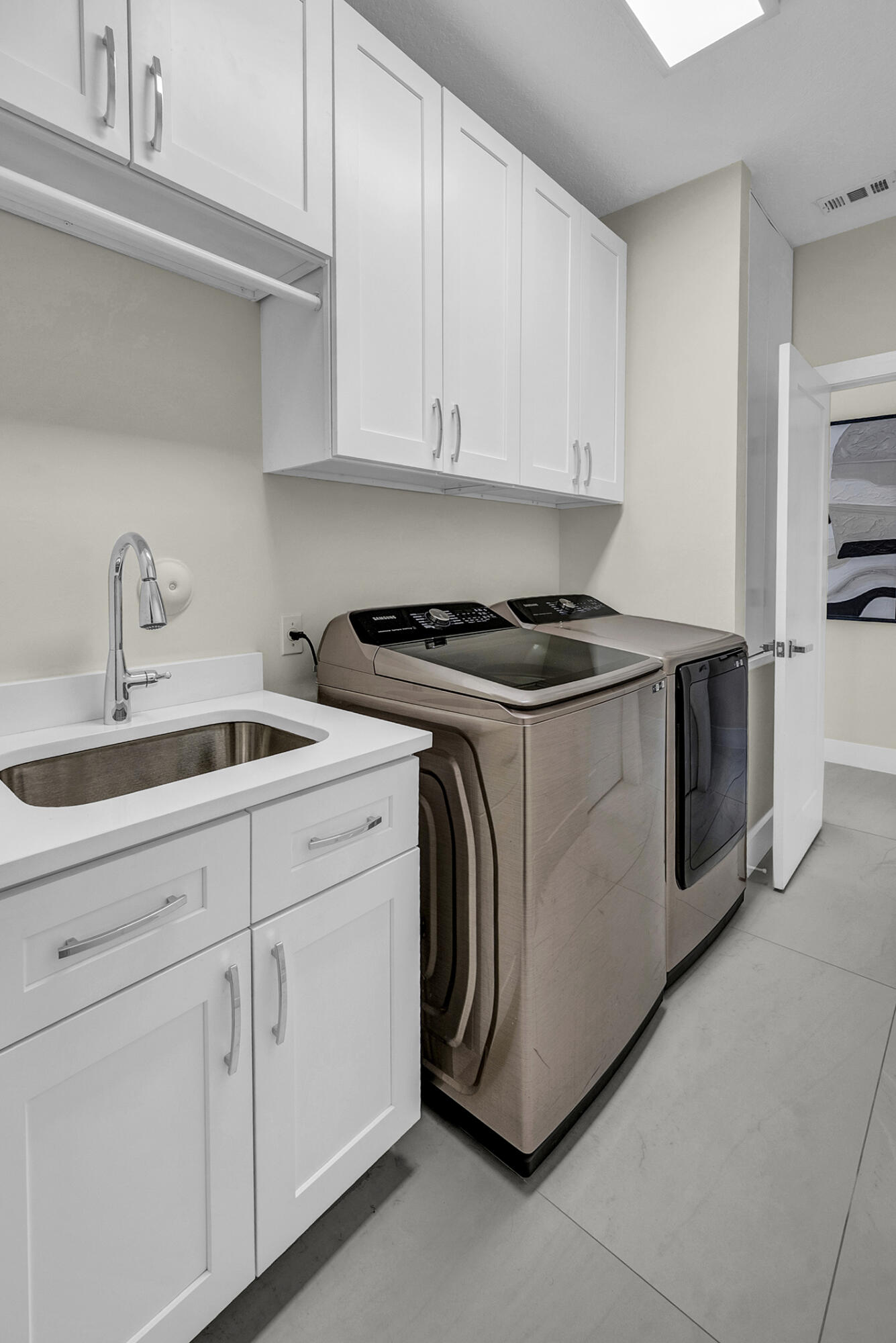 MEADOW RUN WEST - Residential