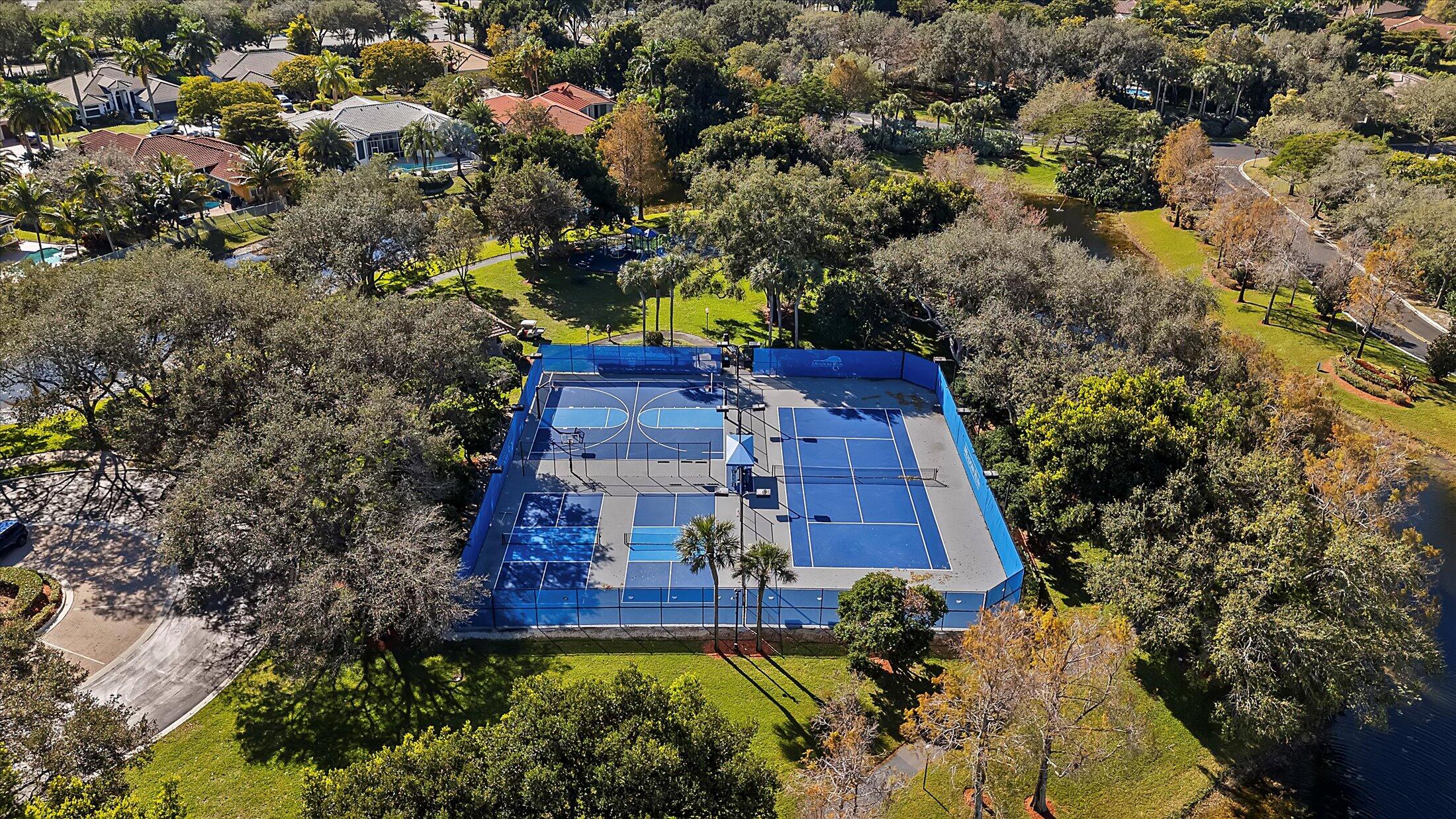 MEADOW RUN WEST - Residential