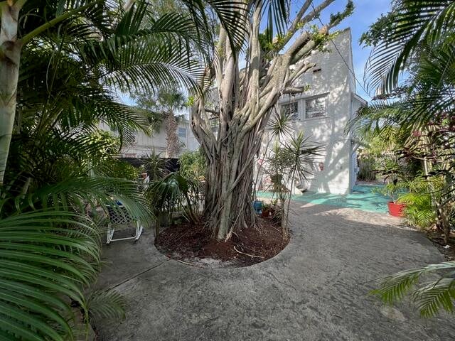 329 N K Street 1