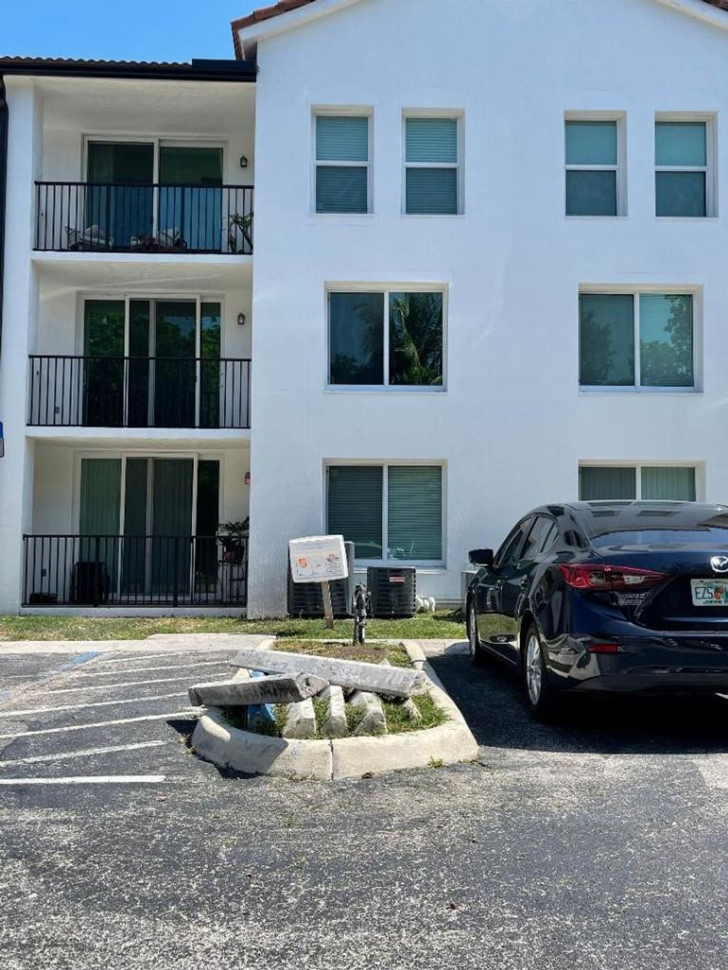 Photo of 1304 Villa Circle #1304, Boynton Beach, FL 33435 (MLS # F10450575)