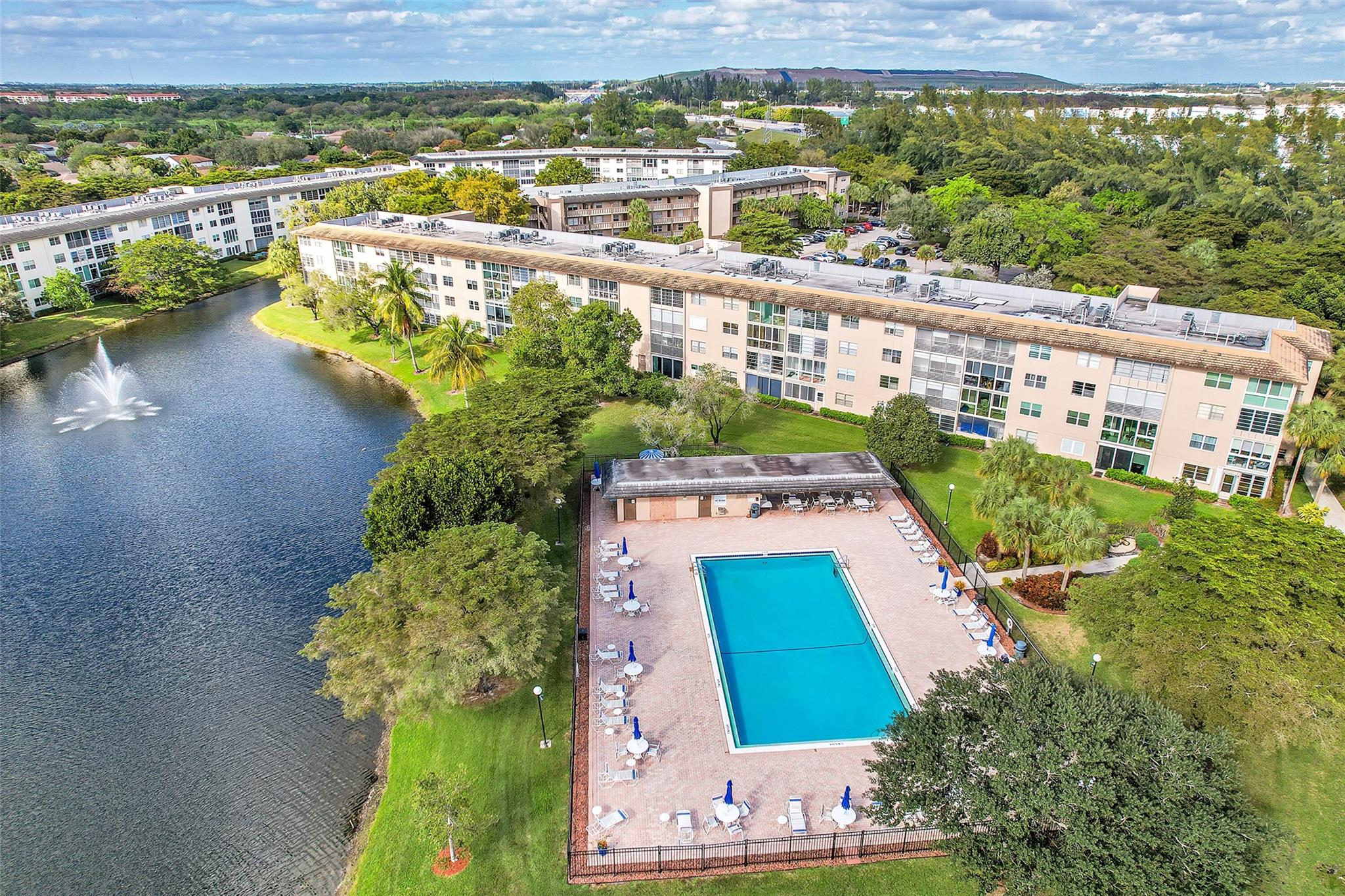 1702 Andros Isle E1
