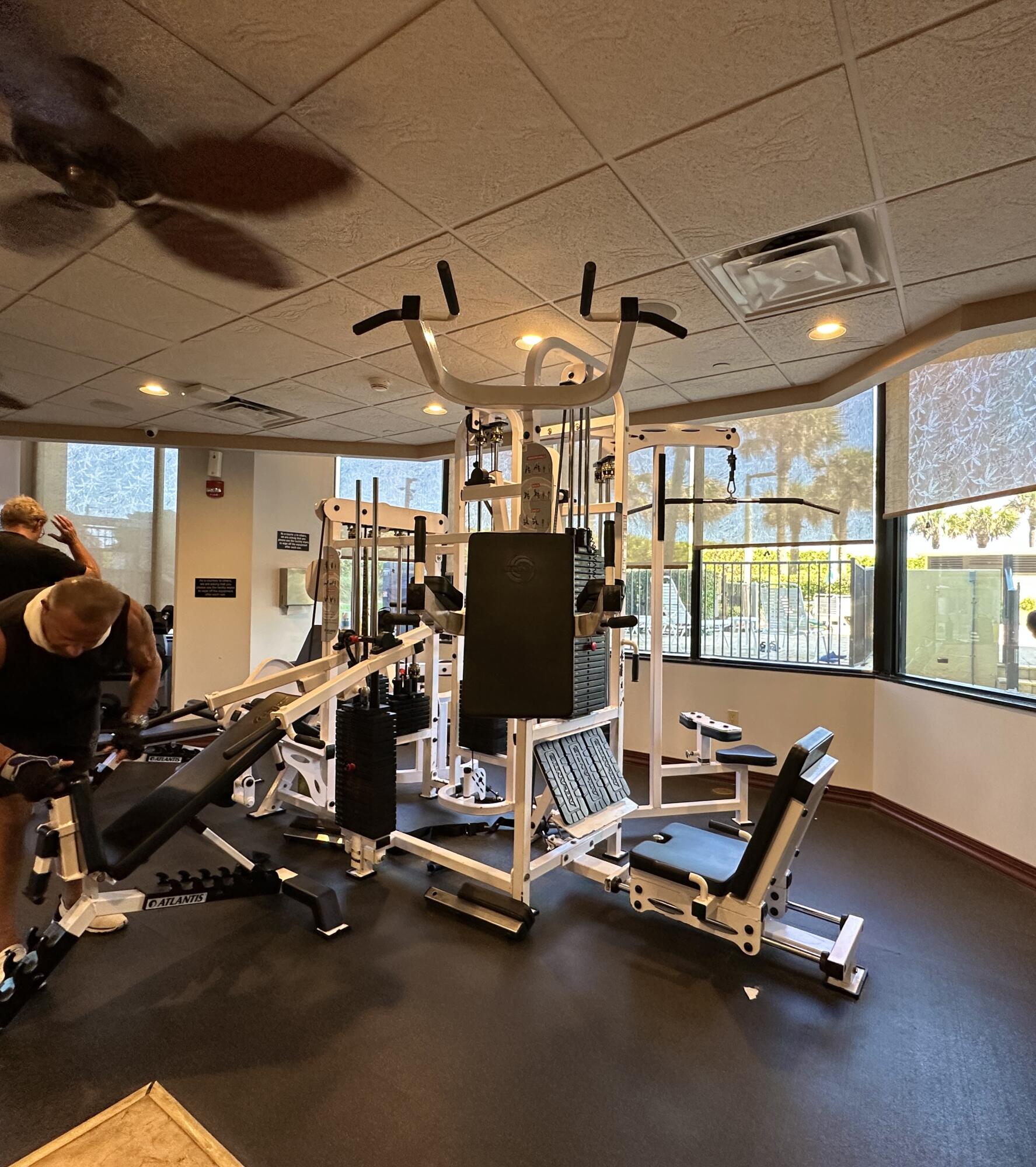 ISLANDIA II CONDOMINIUM - Residential