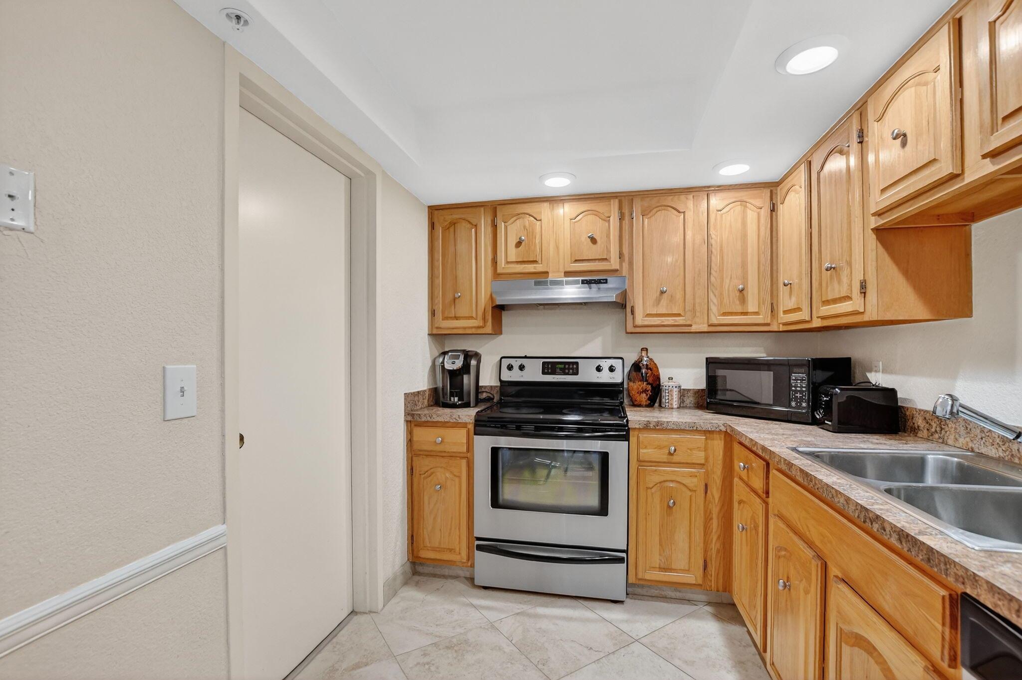 Lakewood Midrise - Residential Lease