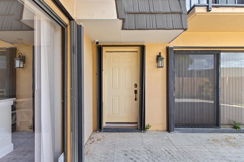 Photo of 130 1st Way, West Palm Beach, FL 33407 (MLS # R11000278)