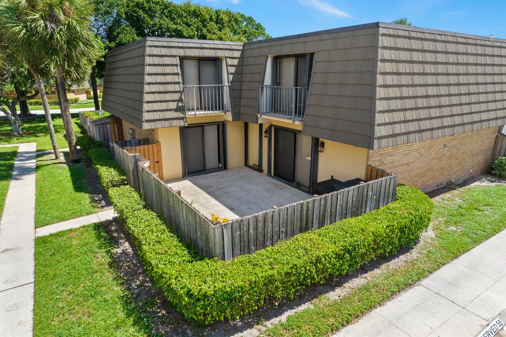 Photo of 130 1st Way, West Palm Beach, FL 33407 (MLS # R11000278)