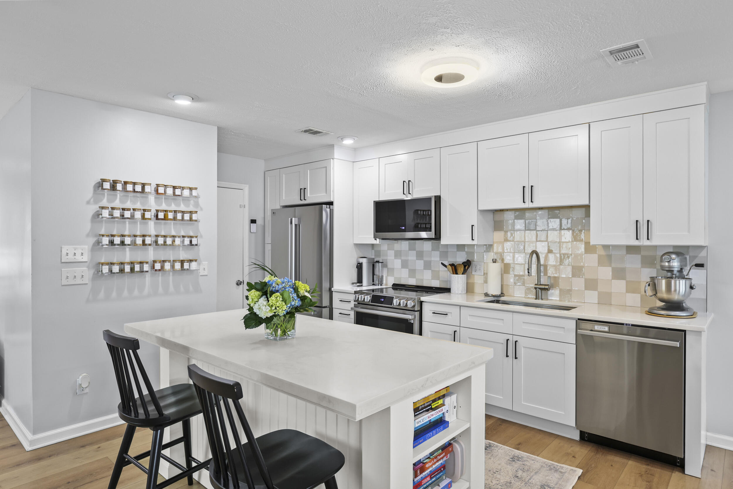 HOLLY CREEK - Residential