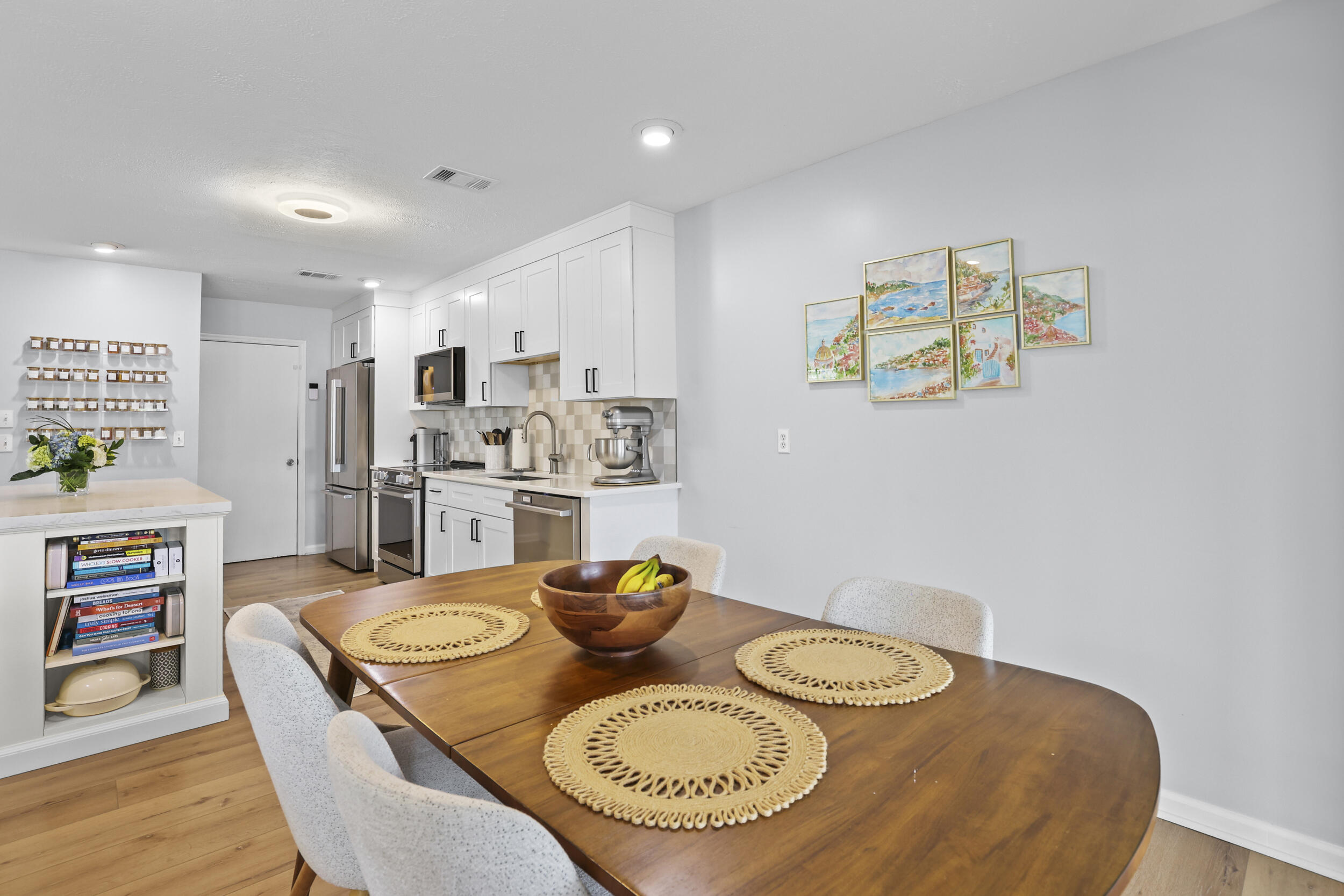 HOLLY CREEK - Residential